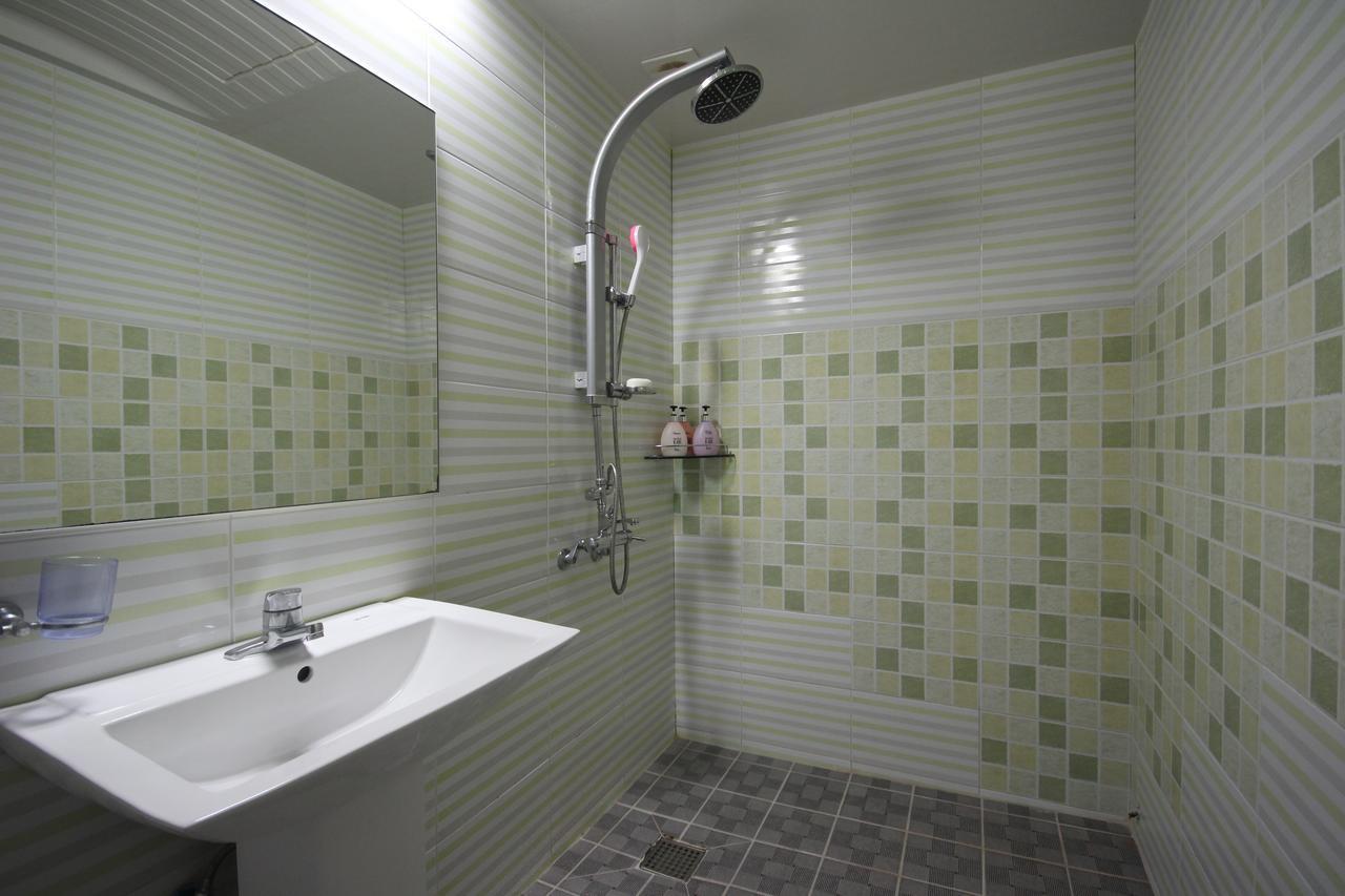 גאוז'ה Hotel Lie מראה חיצוני תמונה