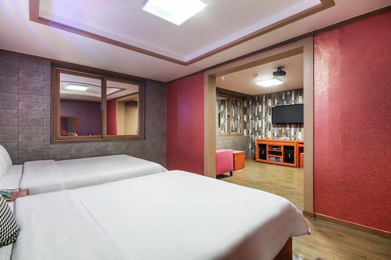 גאוז'ה Hotel Lie מראה חיצוני תמונה